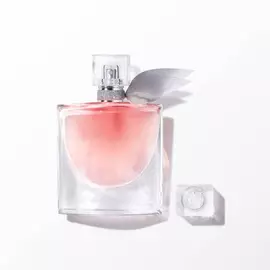La Vie est Belle Eau de Parfum לה וי א בל או דה פרפיום