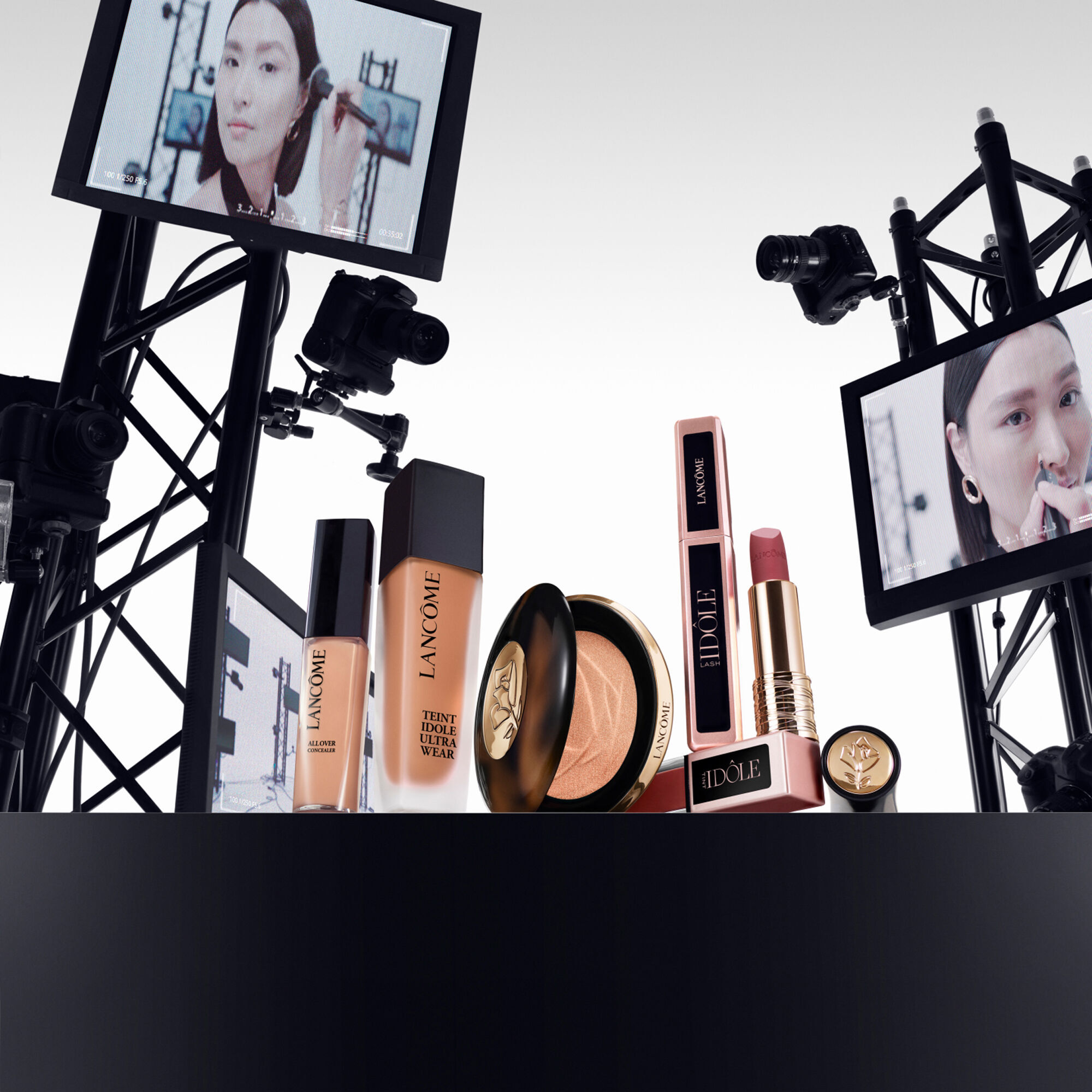 TEINT IDOLE ULTRA WEAR TRANSFORMING HIGHLIGHTER - היילייטר טיינט אידול